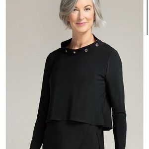 NWT 🇨🇦SYMPLI Halo Shorty long sleeve - layering hilow metal grommet detail sz 14
